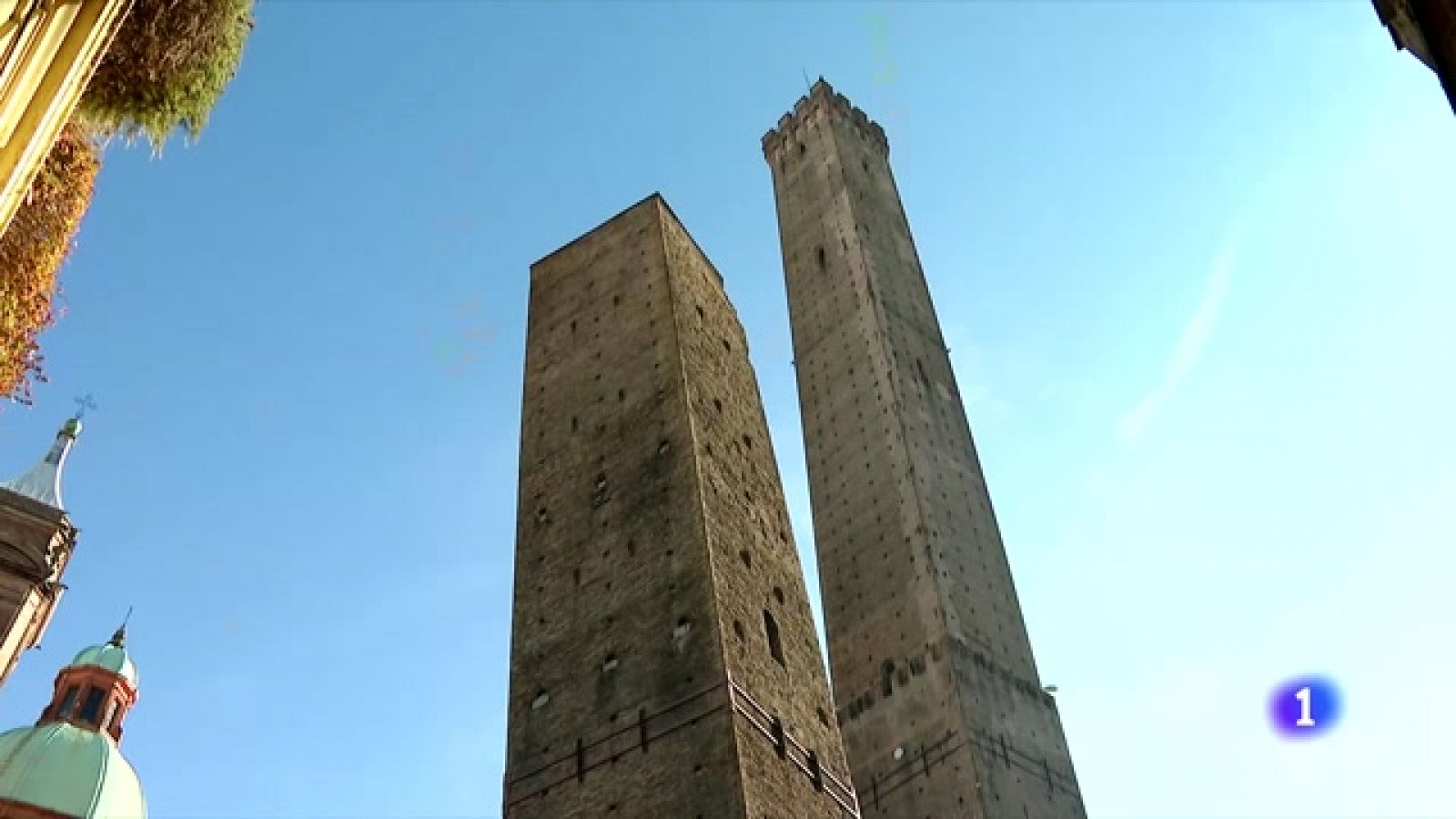 La Torre inclinada de Garisenda en Bolonia se está cayendo