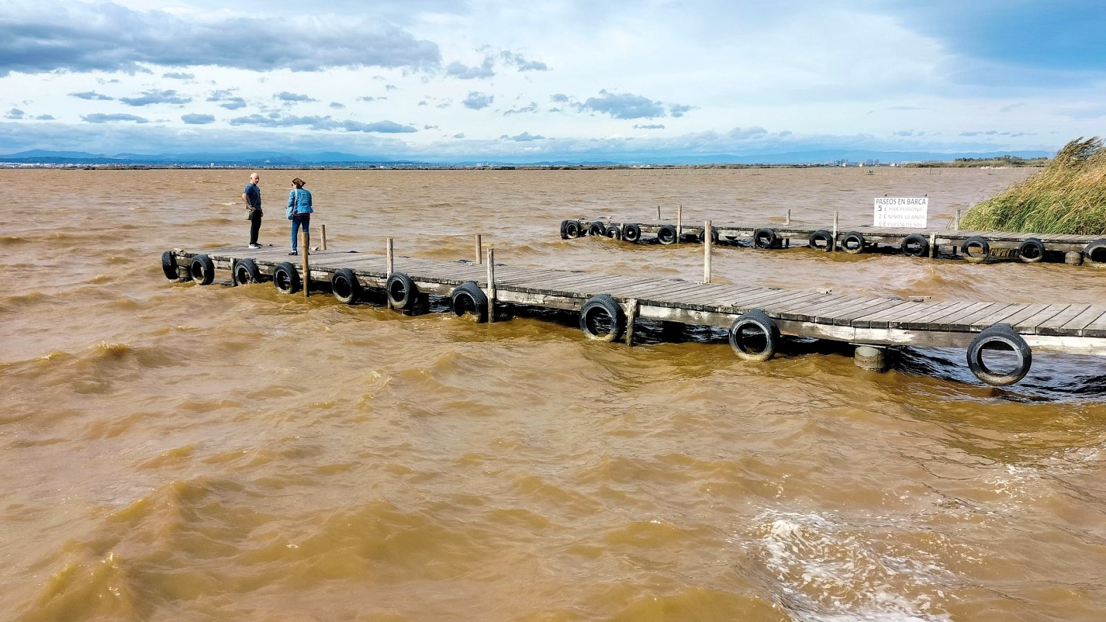 Albufera de Valencia: El color rojizo de las aguas se repetirá mientras se registren altas temperaturas en otoño