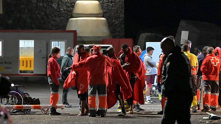 Telediario 2 - El Gobierno anuncia una reforma del reglamento de Extranjería para "simplificar trámites" de los migrantes