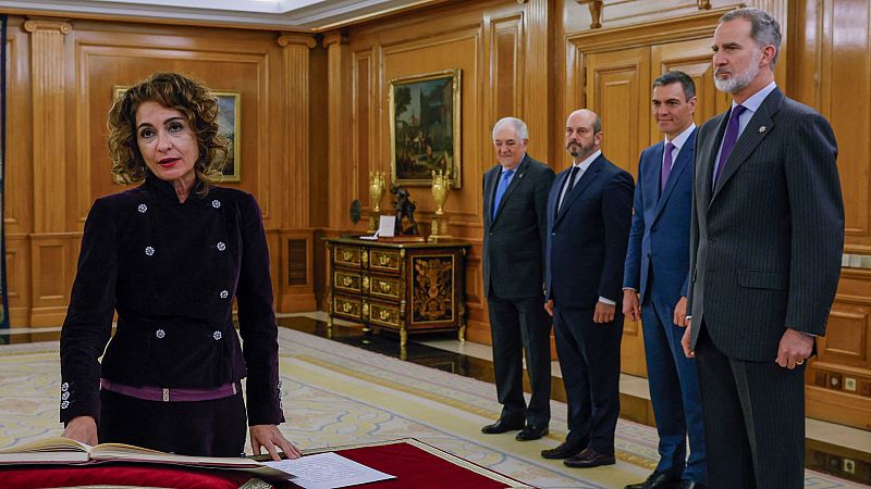 María Jesús Montero se convierte en vicepresidenta primera del Gobierno tras la salida de Calviño