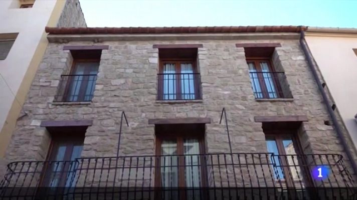 L'Informatiu - Les cases rurals freguen la plena ocupació per Cap d'Any