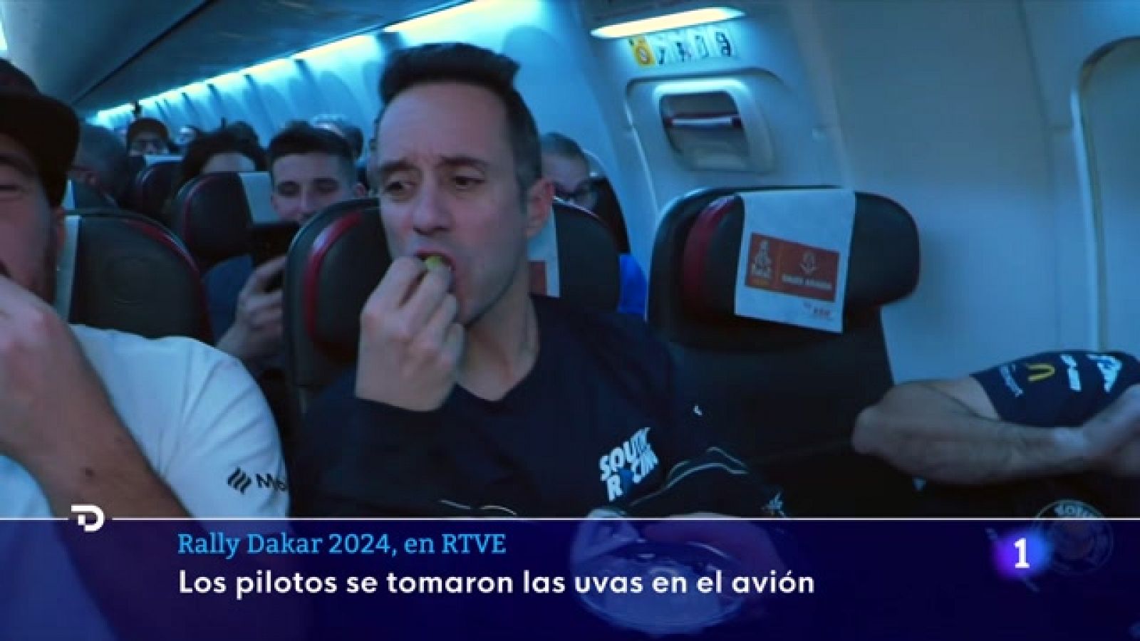 Los pilotos del Dakar 2024 se toman las uvas en el avión