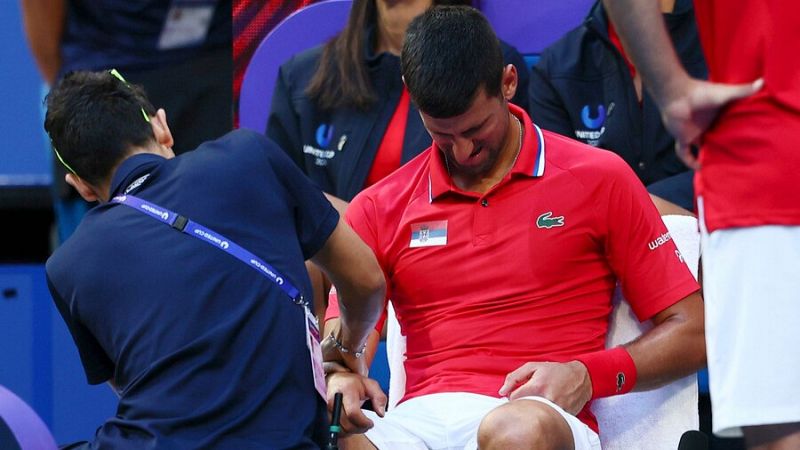 Derrota y lesión de Djokovic frente a De Miñaur a diez días del Open de Australia. Ver en RTVE Play