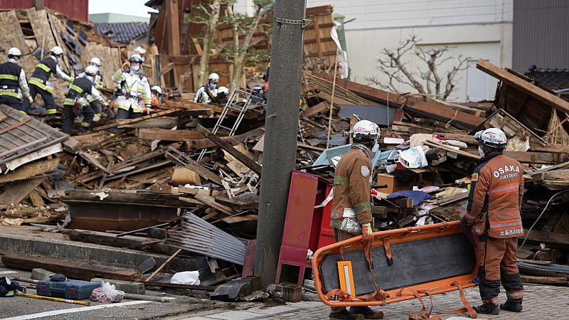Al menos 94 muertos y más de 100 desaparecidos por el terremoto en Japón