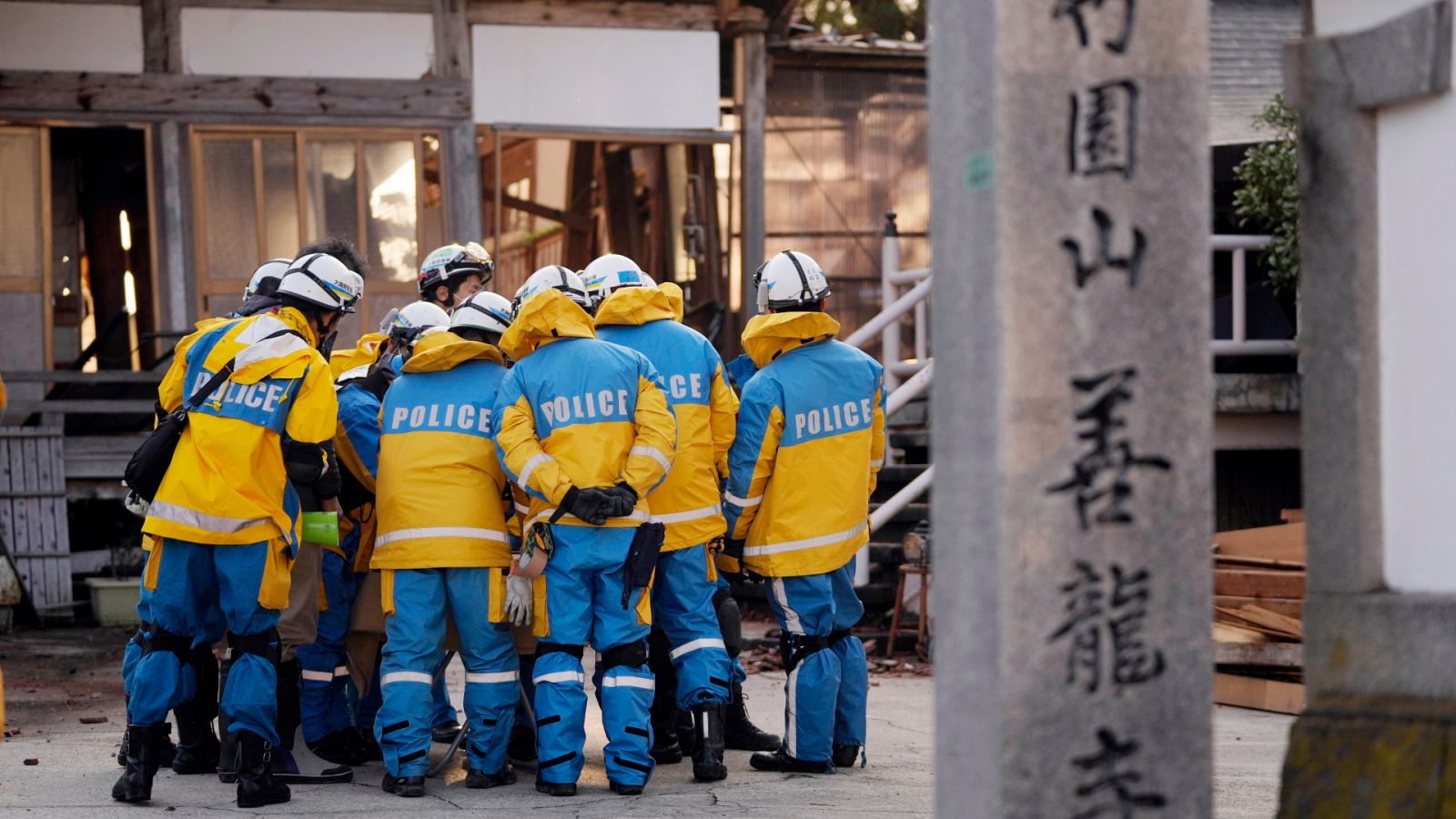 La lluvia y las réplicas complican las tareas de rescate tras el terremoto en Japón