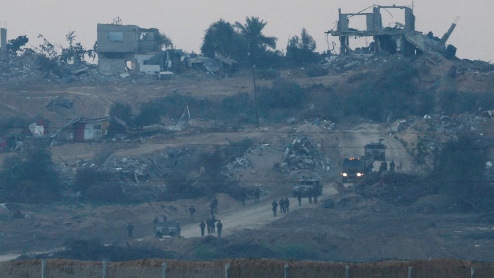 La diplomacia se emplea a fondo para evitar una escalada de la guerra de Gaza