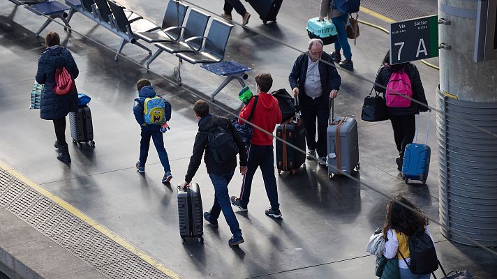 Se acaban las vacaciones de Navidad con retrasos de una hora en algunos aeropuertos