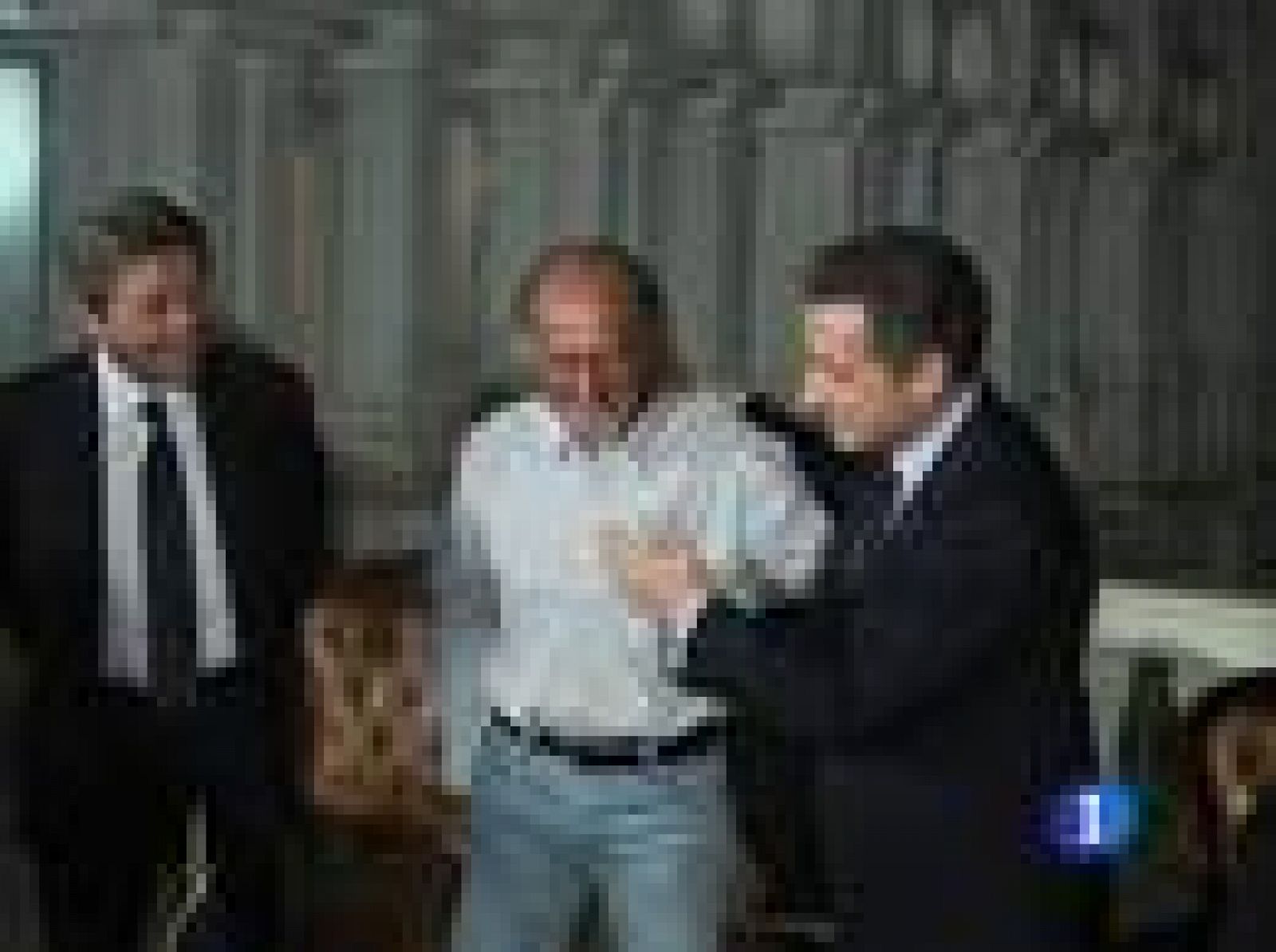 Ya está en París el rehén francés liberado en Mali | Ver