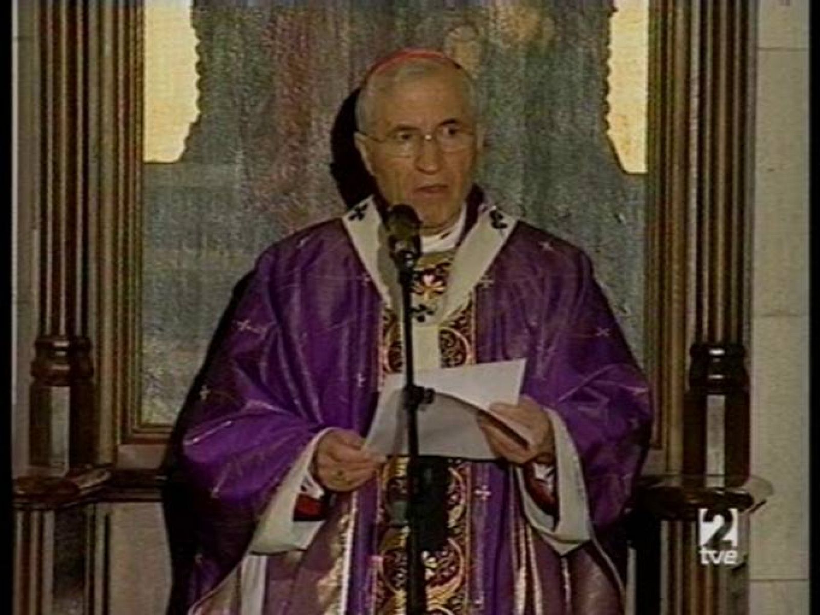 El cardenal-arzobispo de Madrid, Antonio Maria Rouco Varela, ha presidido la homilía del funeral de Calvo Sotelo en la Catedral de la Almudena.