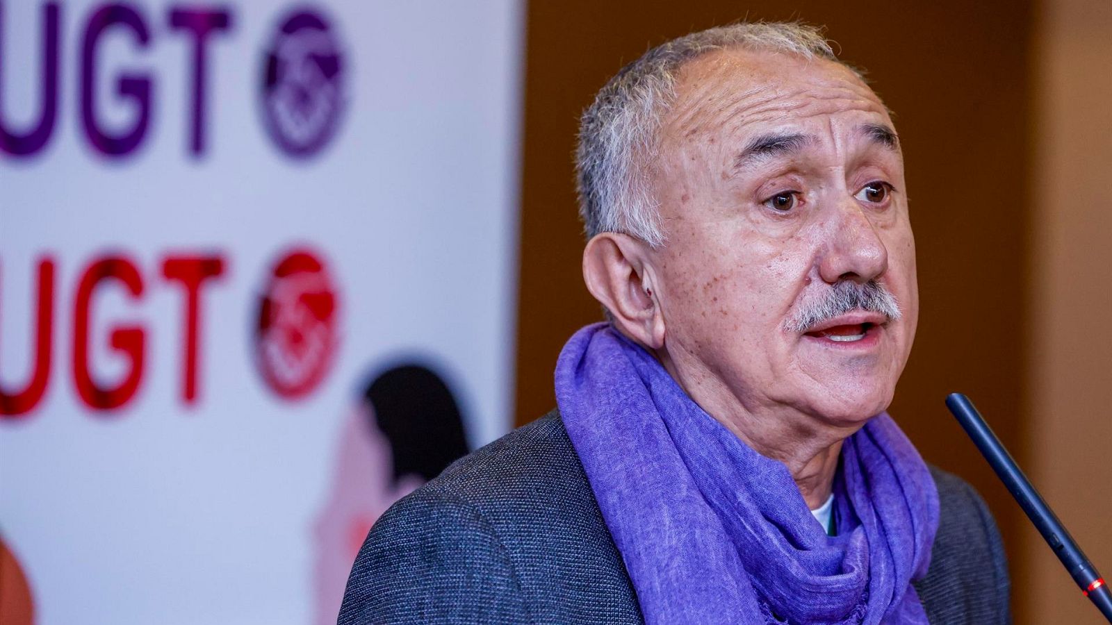 UGT dispuesta a rebajar el alza del SMI si pacta la CEOE