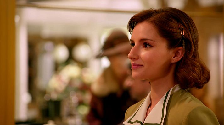 Salón de té La Moderna - Matilde acepta el puesto de encargada en La Moderna