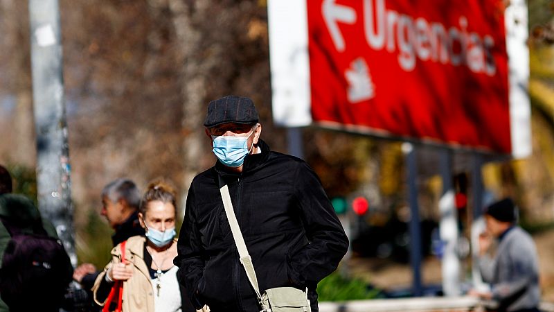 Sanidad impone las mascarillas obligatorias a partir de hoy en todos los espacios sanitarios | Ver