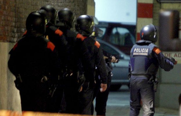  - Dos mossos heridos en un tiroteo