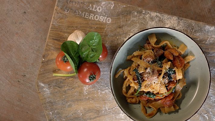 Pasta fresca, 'porc' y 'tomàquet'