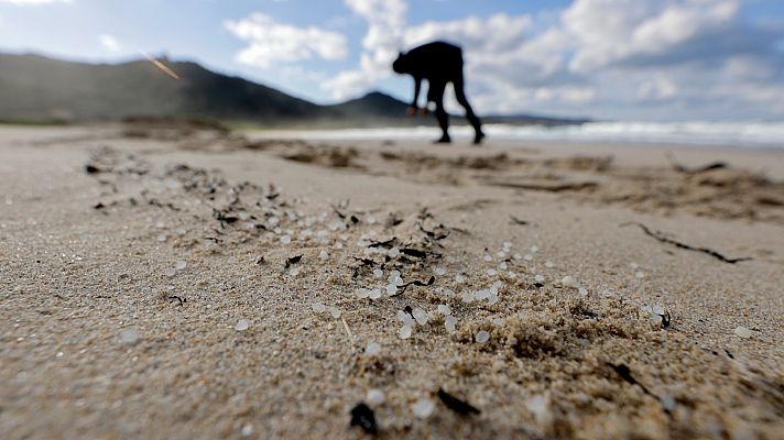 Telediario 1 - Xunta y Gobierno central vuelven a enfrentarse por el vertido de pélets