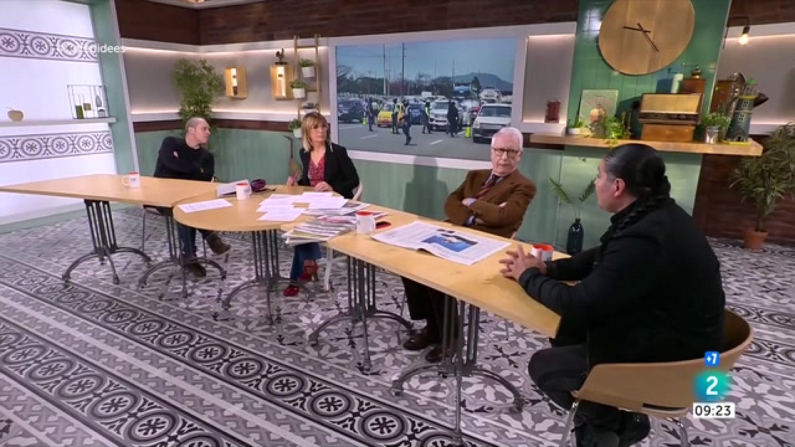 Raquel Sans, Enric Auquer i crisi a l'Equador