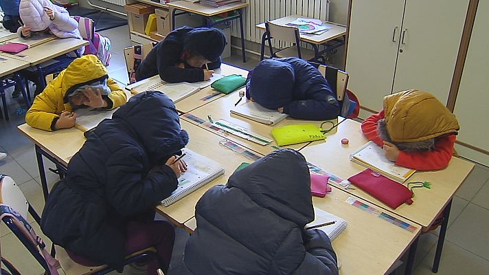 L'informatiu - Comunitat Valenciana - 300 xiquets sense calefacció a una escola d'Alacant