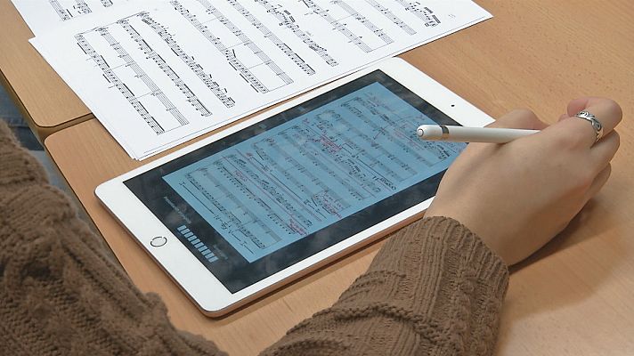 Comando Actualidad - Crecer, ¿sin móvil?