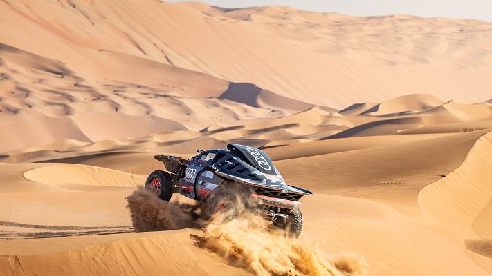 Dakar - Carlos Sainz tras colocarse líder: "Muy contento de esta primera semana, pero la segunda va a ser dura"