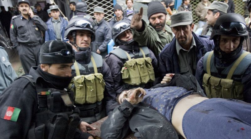  16 personas han perdido la vida en un ataque doble en Kabul