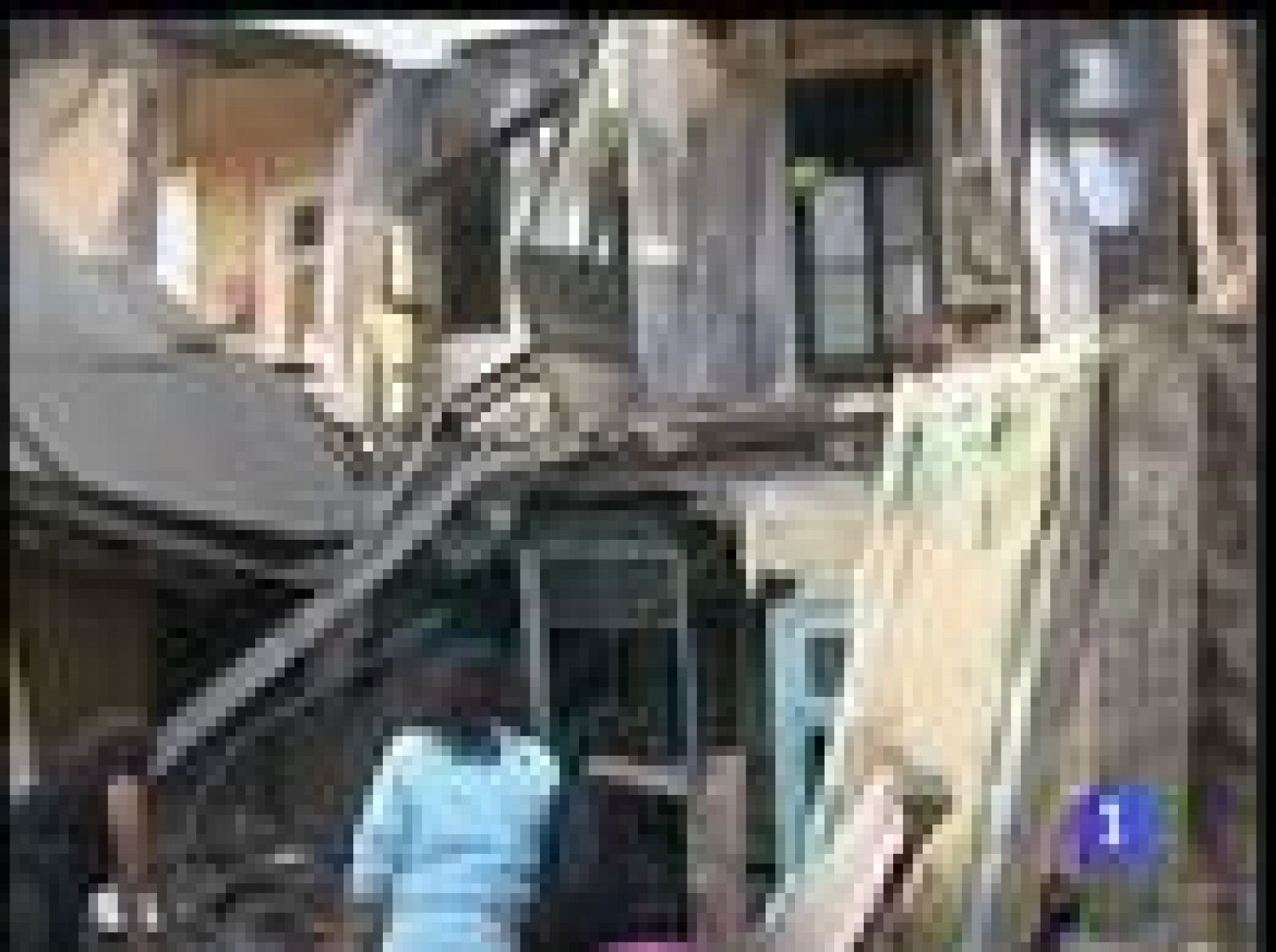 Las últimas estimaciones hablan de casi 150 muertos y unos 400.000 afectados.por el terremoto que se ha producido este sábado en Chile.