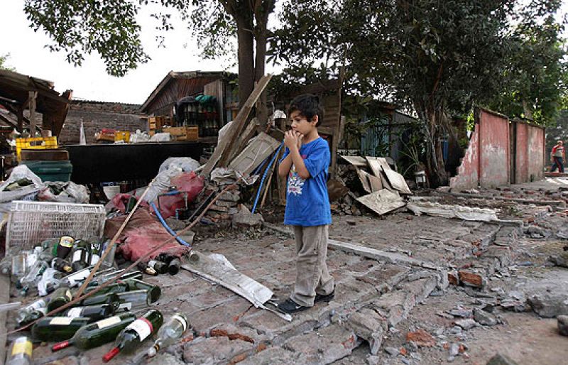  Un día después del terremoto de Chile la cifra de muertos sigue aumentando