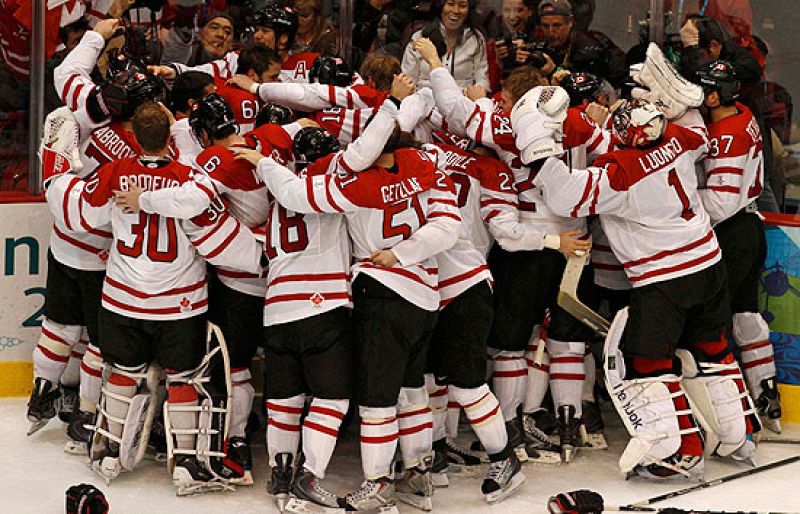 La selección anfitriona de hockey canadiense se impuso en la prórroga gracias a un gol de oro a la selección de EEUU. Los canadienses consiguen así su octava medalla de oro olímpica de la disciplina.