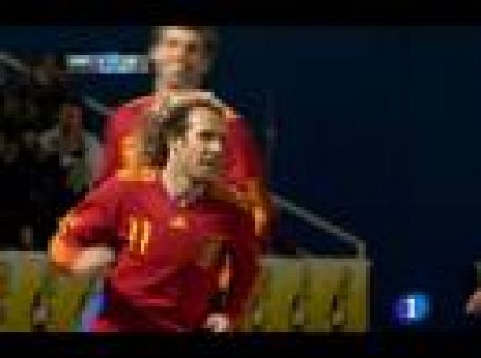  - España vence con problemas