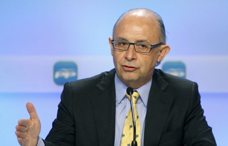 El Gobierno y el Partido Popular mantienen sus diferencias sobre cómo reducir el déficit público.