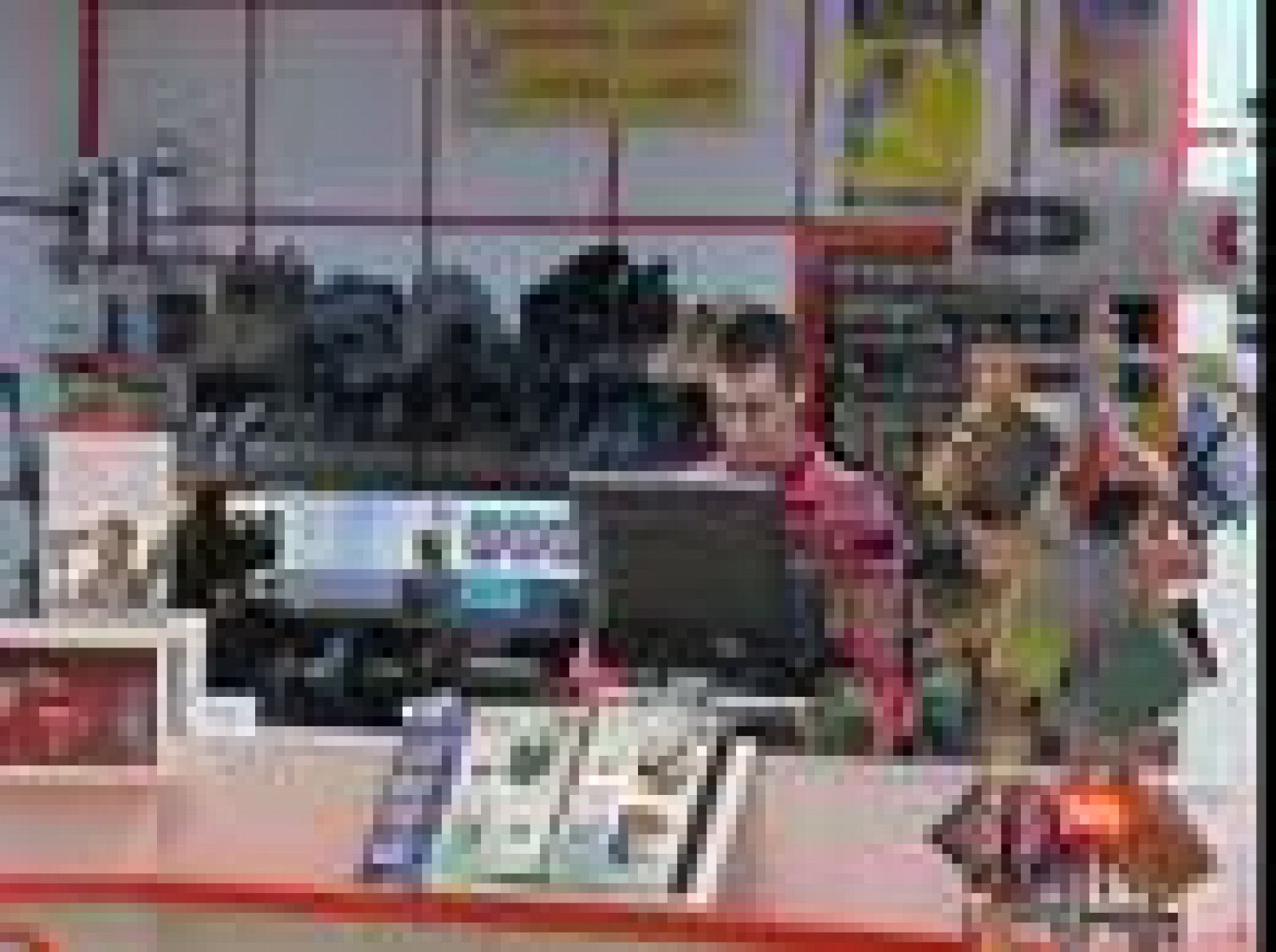 Funcas calcula que el PIB en España se contraerá siete décimas en 2010 | Ver