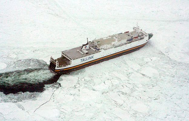 Barcos atrapados en el hielo