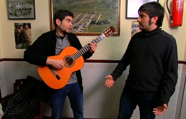 Volver con... - Actuación de Estopa, Zarza Capilla