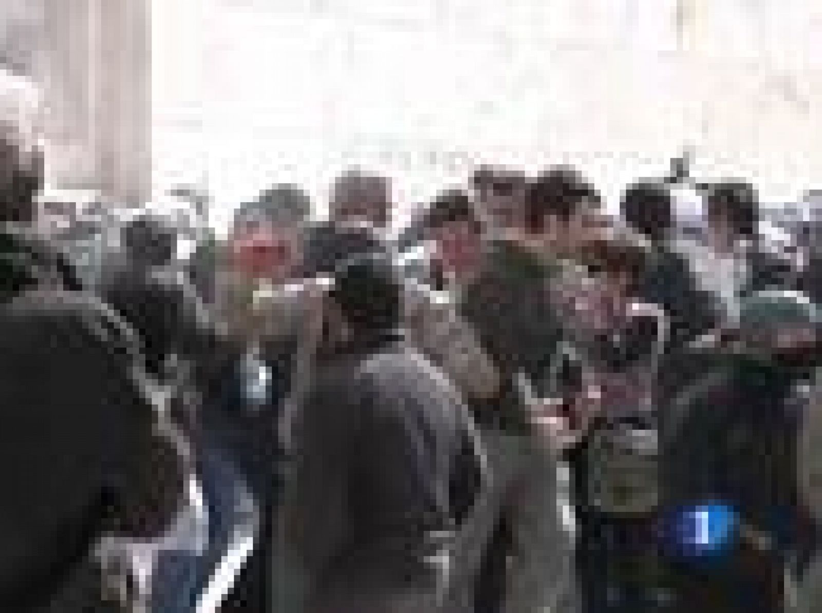 El Parlamento Griego ha aprobado el plan de austeridad del Gobierno .