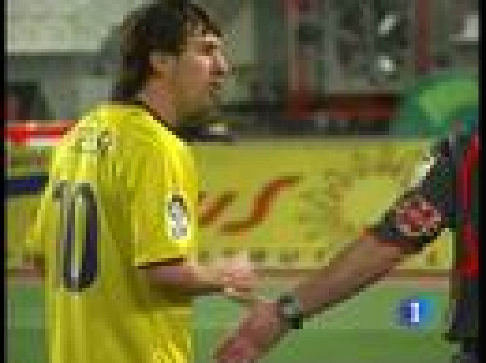 Los dos goles marcados por Messi ante el Almería le colocan como el máximo goleador, con 19 tantos.