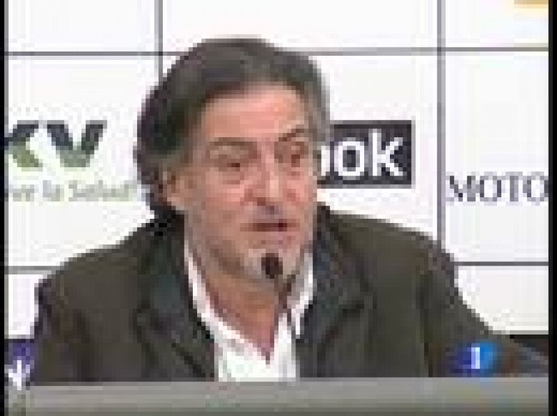 El presidente del DKV Joventut, Jordi Villacampa, ha sido el encargado de presentar a 'Pepu' Hernández como nuevo entrenador de la 'Penya'.