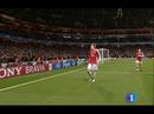 Champions League - Bendtner marca el 1-0