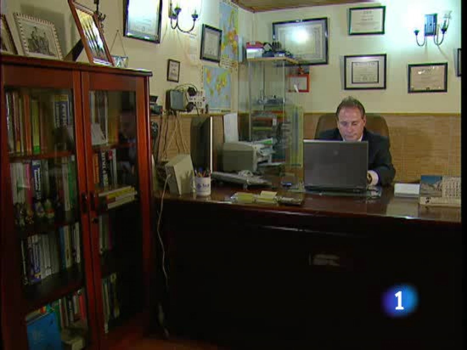 Más de un tercio de los parados son de larga duración, es decir llevan más de un año buscando trabajo | Ver