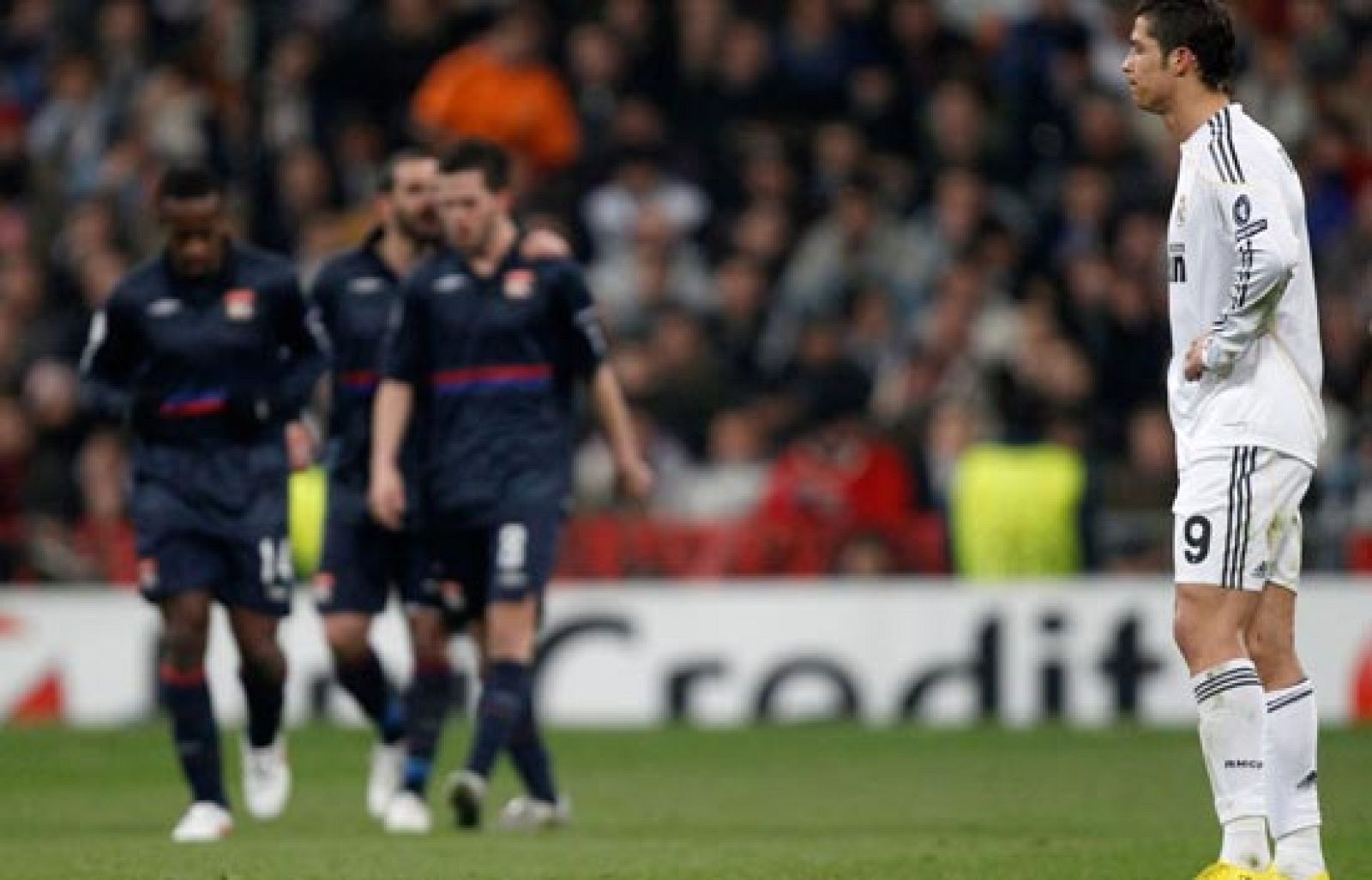 Por sexto año consecutivo, el Real Madrid es eliminado en octavos de final de la Champions League, esta vez ante el Olympique de Lyon. 