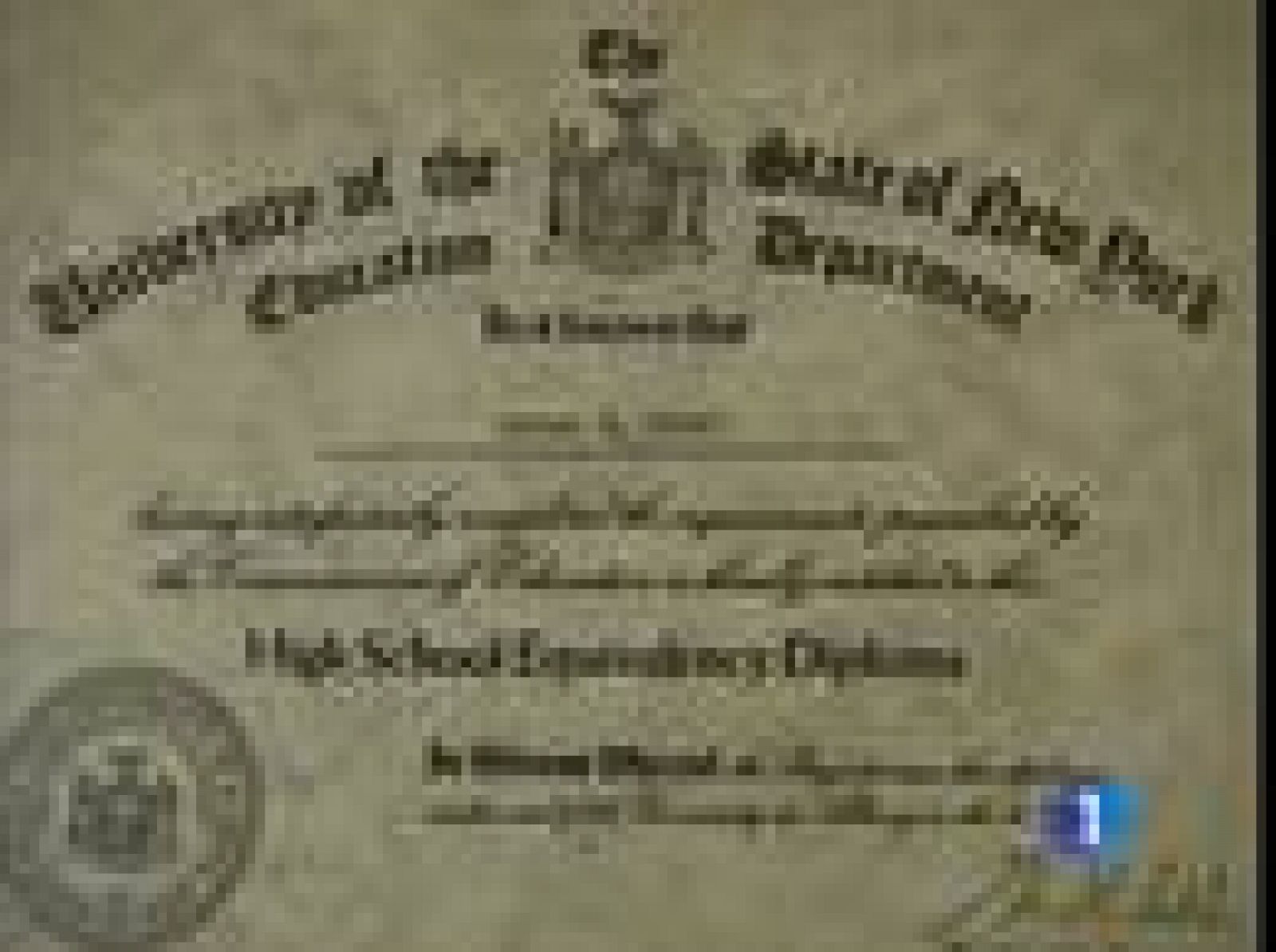 En las colas del paro también se pueden encontrar ejecutivos | Ver