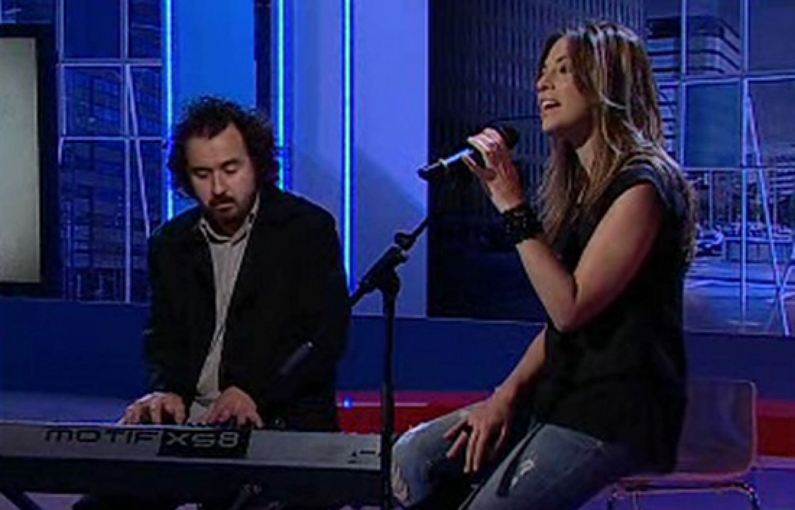 Sin programa: 'La Oreja' cantó a las víctimas | RTVE Play