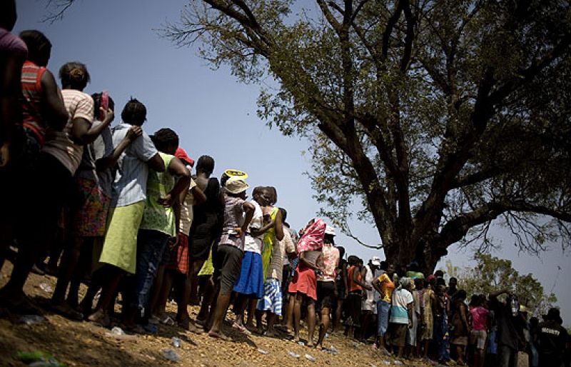 Informe Semanal: Haití, un país bajo los escombros