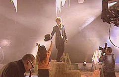 España Directo - Algo pequeñito... Videoclip de Daniel Diges