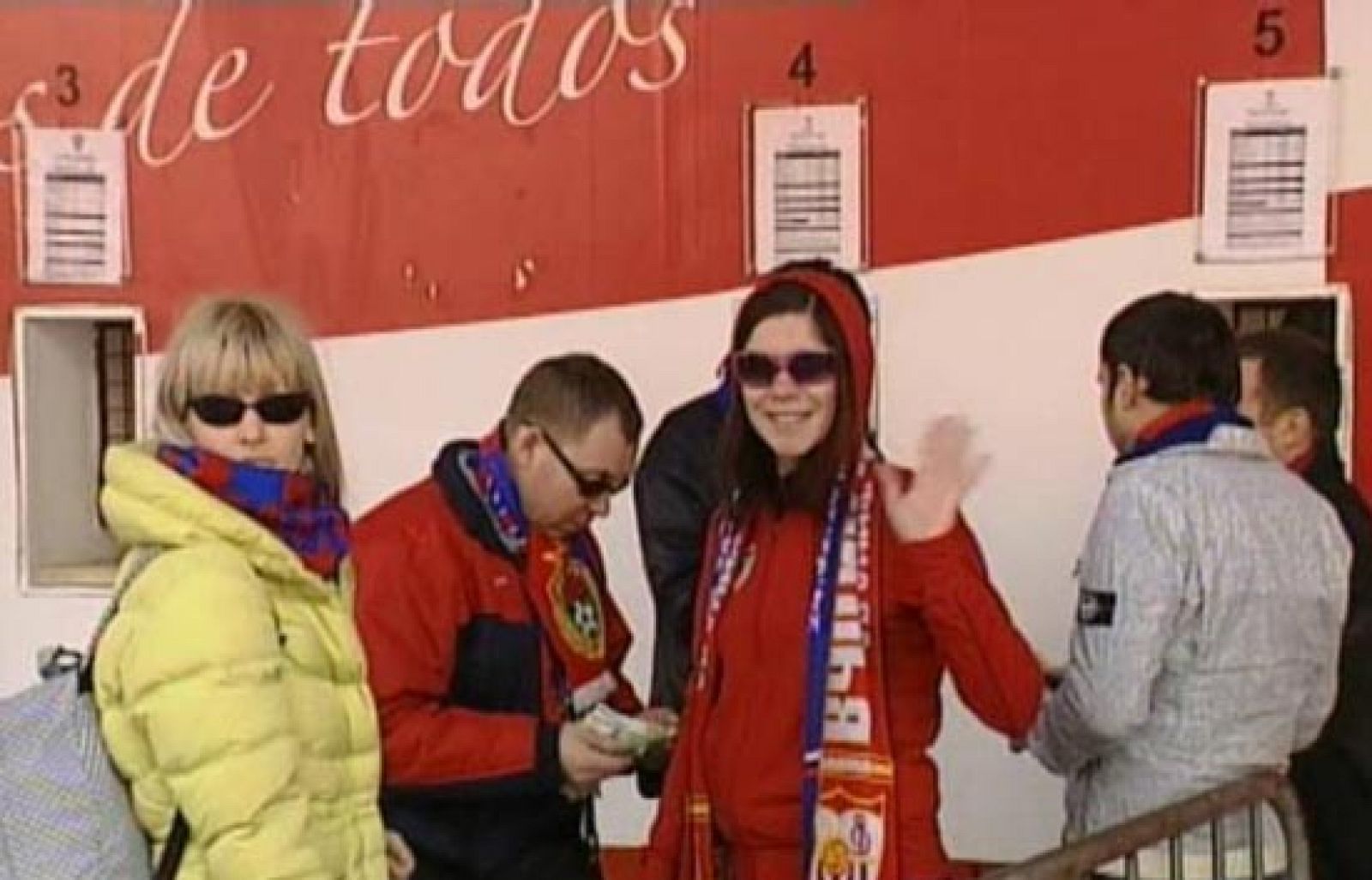 Ya se vive el ambiente previo a las grandes citas de la Champions League en Sevilla. Ambiente de gala en el Sánchez Pizjuán. 