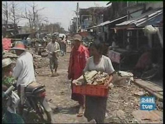  - Birmania vota sin incidentes