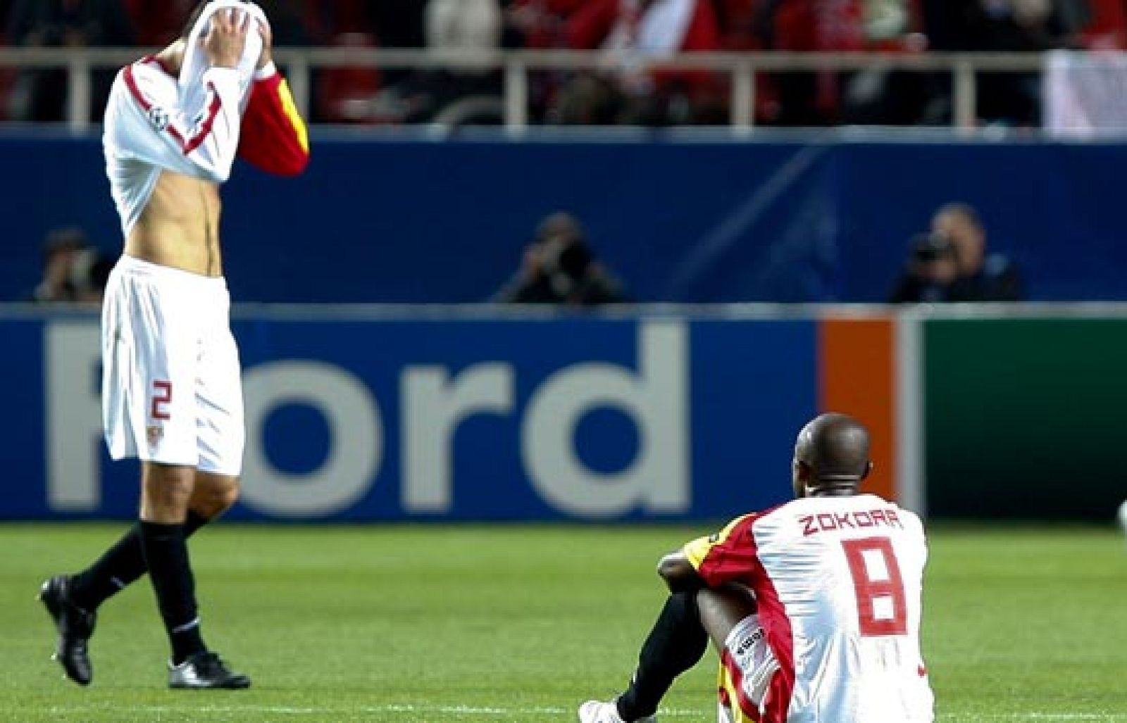 La fe del CSKA, los errores propios del Sevilla y la mala suerte contribuyeron a apear a los de Manolo Jiménez de la Champions League. 