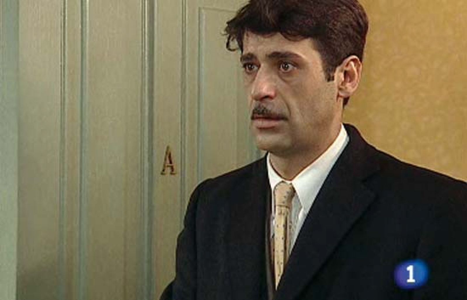 Amar - Mauricio rompe su compromiso con Rosa - Amar en tiempos revueltos | Ver