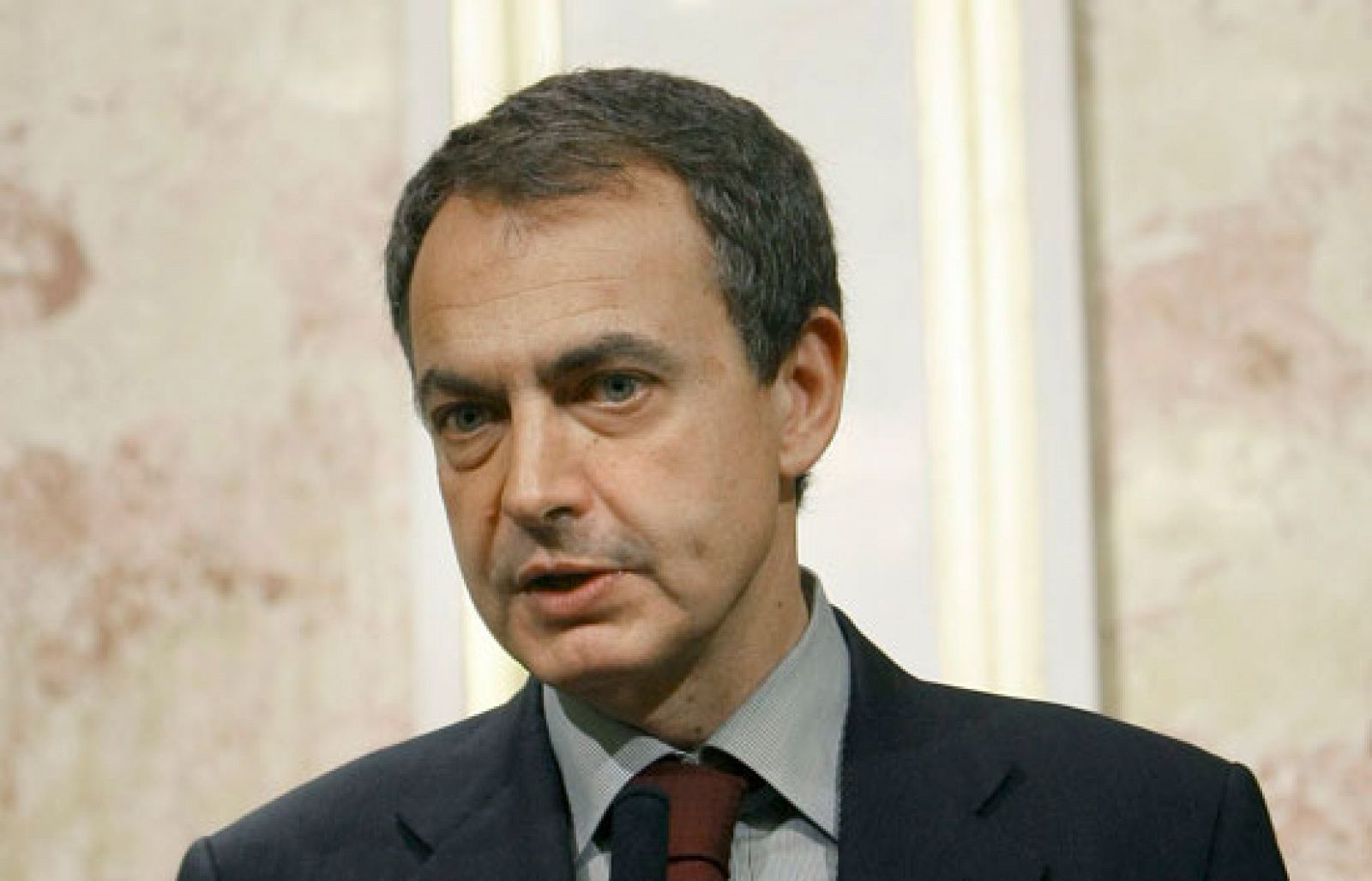 Zapatero: "Francia ha pagado un alto precio por esa colaboración en la lucha contra ETA" | Ver