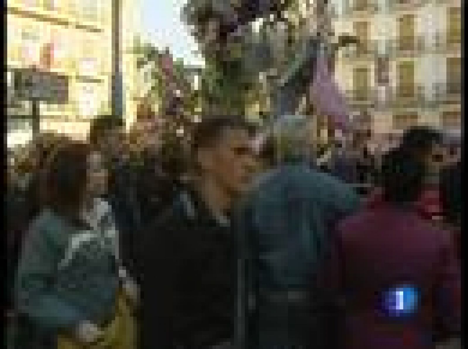 Valencia festeja su tercer día de Fallas | Ver