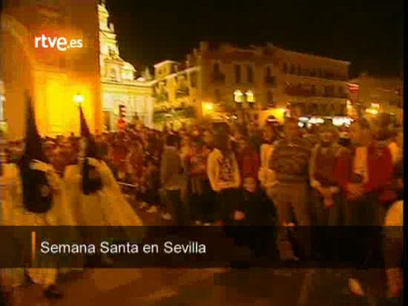 Semana Santa en Sevilla: tradición y procesiones. Imágenes de la Semana Santa en Sevilla, una de las ciudades que más se vuelca con las celebraciones.