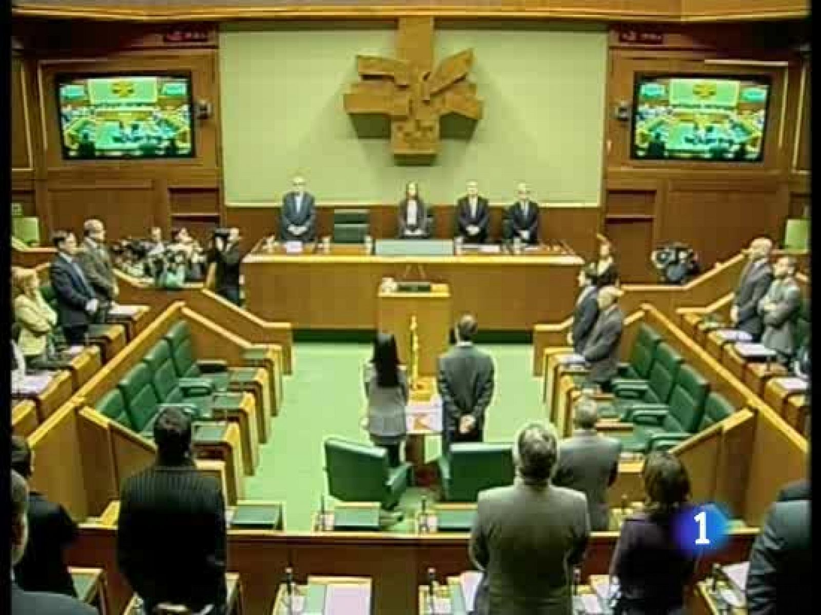 Distintos actos de condena por la muerte del policía francés | Ver